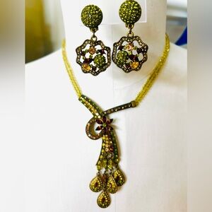 Heidi Daus Very early Swarovski Crystals vintage set: necklace & clip earrings